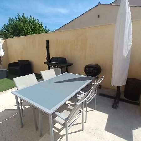 Villa Le Jardin Des Tourterelles Robion en Luberon Esterno foto