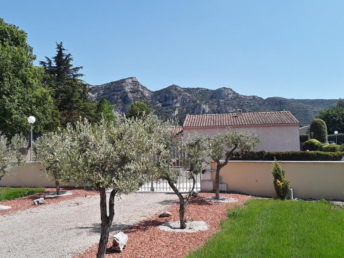 Villa Le Jardin Des Tourterelles Robion en Luberon Esterno foto