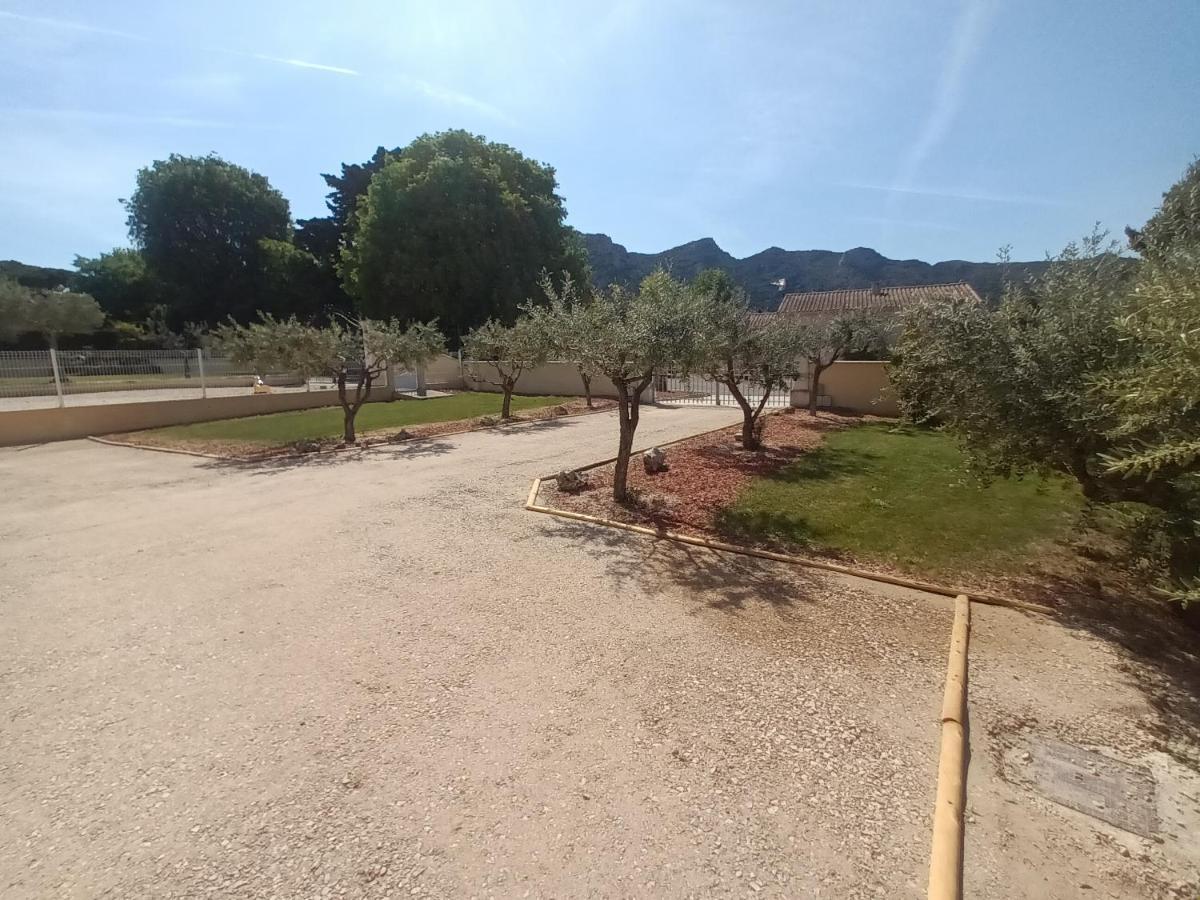 Villa Le Jardin Des Tourterelles Robion en Luberon Esterno foto