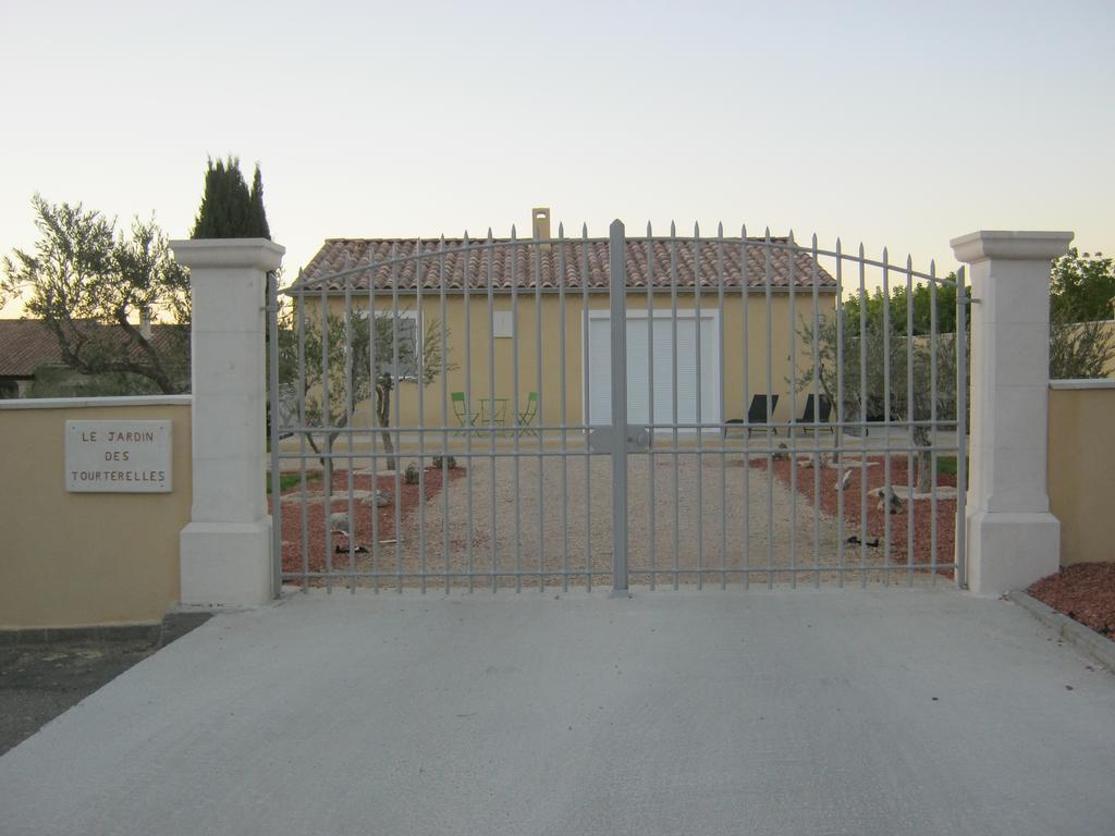 Villa Le Jardin Des Tourterelles Robion en Luberon Esterno foto
